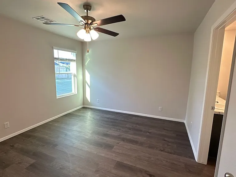 8205 E Oakland St — Photo 13