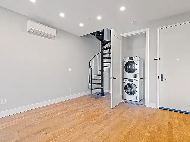 762 E 32nd St #3F — Photo 6