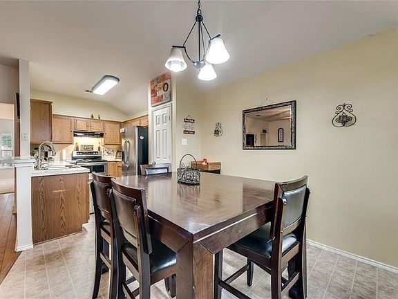 2nd image of 220 Meadow View Ln