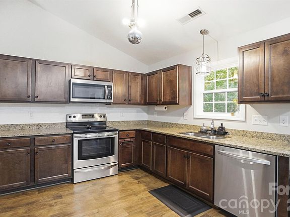 5th image of 1124 Turtle Ridge Dr