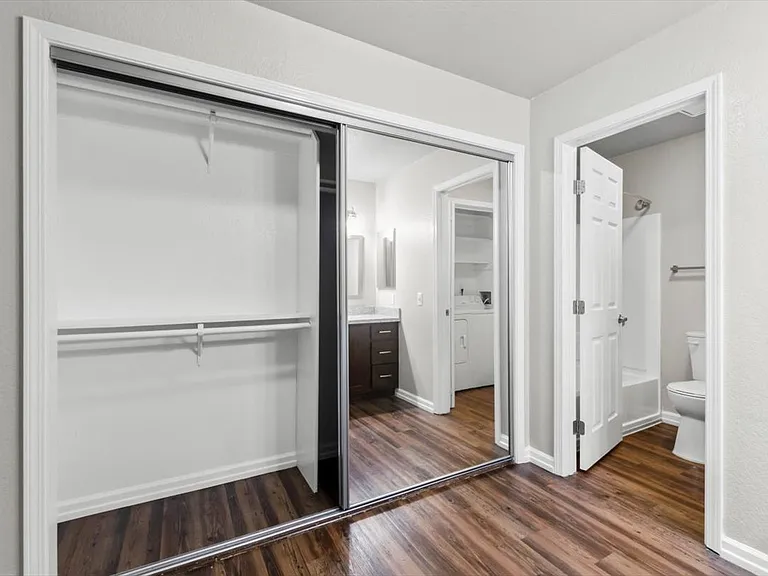 Heather Downs Apartments — Photo 18