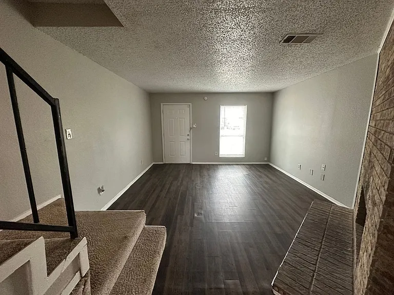 2188 Aspen Dr — Photo 4