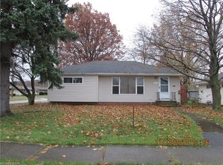 9439 Tracy Trl, Parma, OH 44130