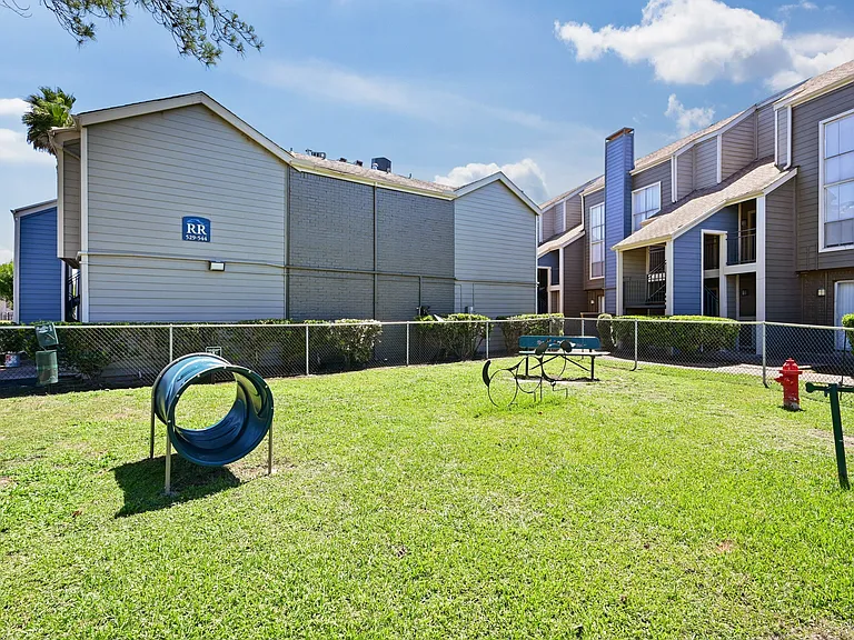 Park at Woodlake — Photo 7