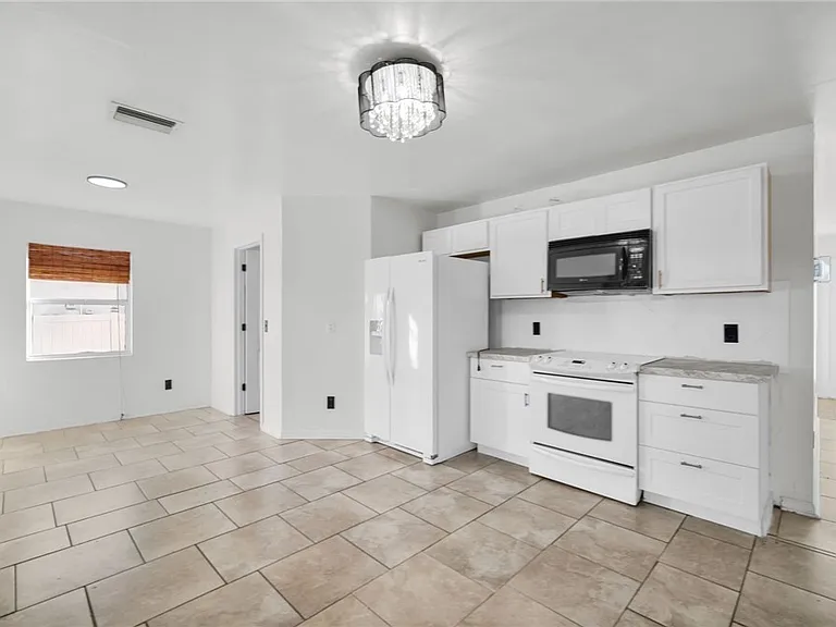 918 Acroft Ave — Photo 10
