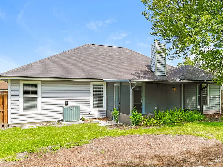 330 Canoe Cir — Photo 16