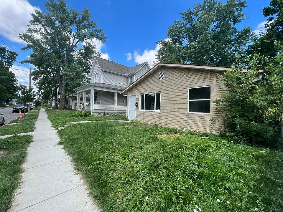 48-50 N Eureka Ave