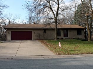 4529 Ridgeview Dr, Eagan, MN 55123