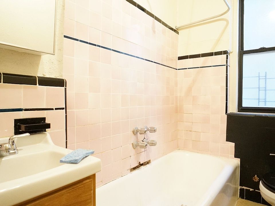 2nd image of 3175 Grand Concourse APT 1L
