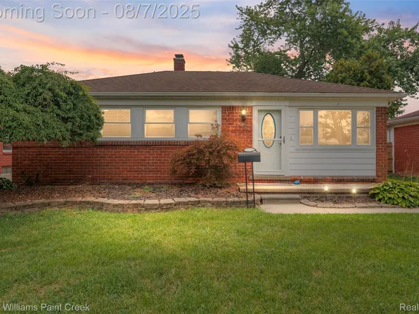 29401 Tamarack Dr, Flat Rock, MI 48134