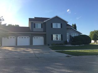 4321 Rivershore Dr S, Moorhead, MN 56560