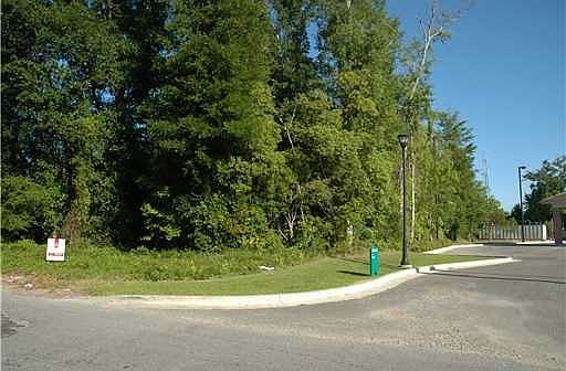 3rd image of 108 N Jeff Davis Ave