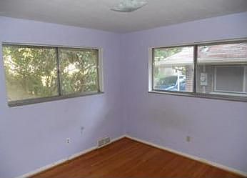 3rd image of 1122 Collingwood Dr