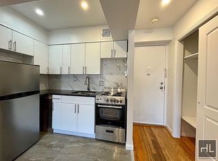 12-10 Astoria Park S #2B, Astoria, NY 11102