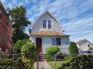 21804 132nd Rd, Springfield Gardens, NY 11413