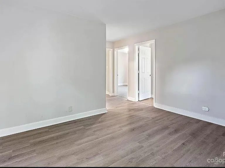 1032 Rodey Ave — Photo 2