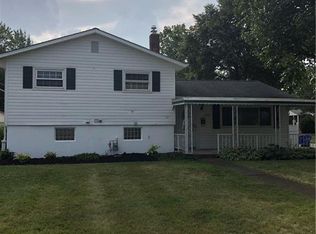 6525 Lockhaven Dr, Brookpark, OH