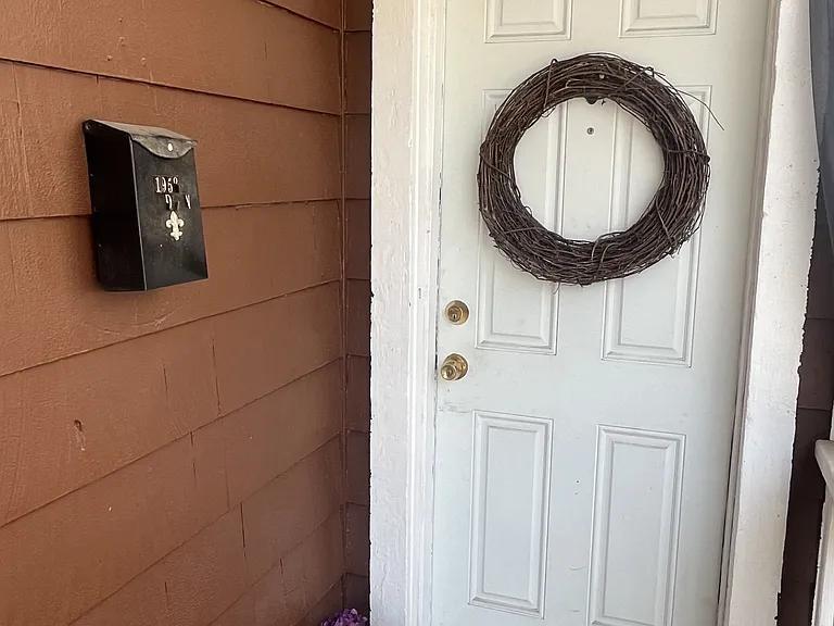 Welcome HOME!! to this Sweet Little Italy 1-Bdrm Hideaway