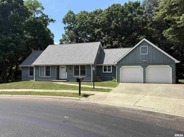 1119 W Sleepy Hollow Ct, Peoria, IL 61615