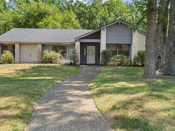 5820 Foxcroft Rd, Tyler, TX 75703