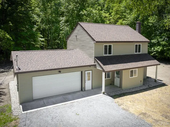 9220 Leonard St, Coopersville, MI 49404