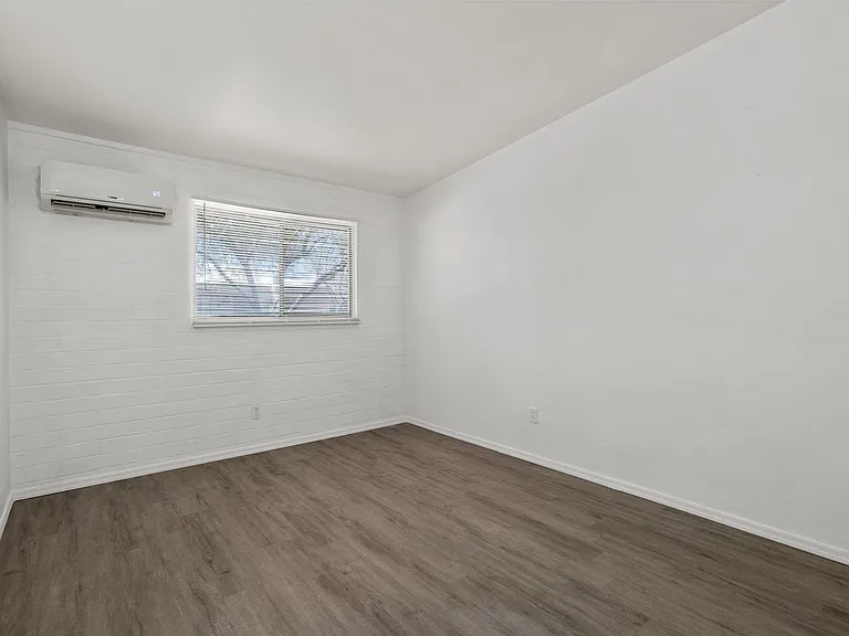 1415 E Adelaide Dr — Photo 7