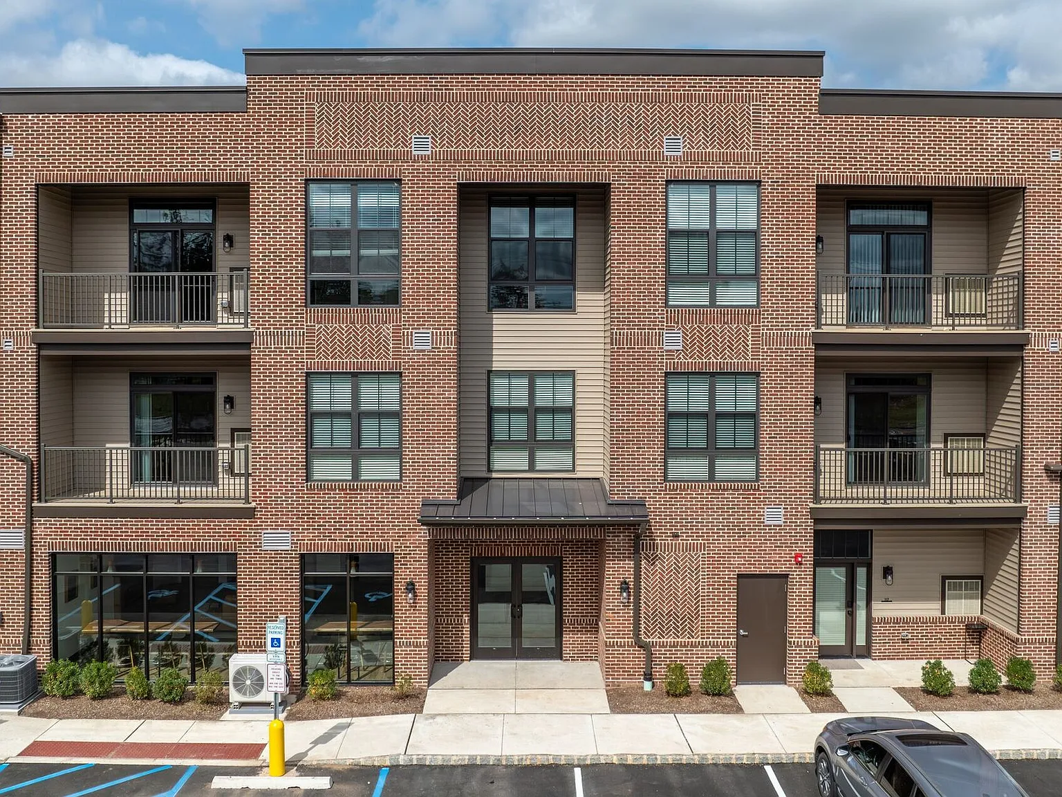 409 West — Photo 1