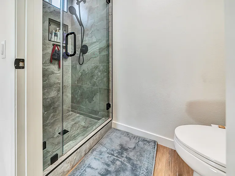 10231 Independence Ave — Photo 21