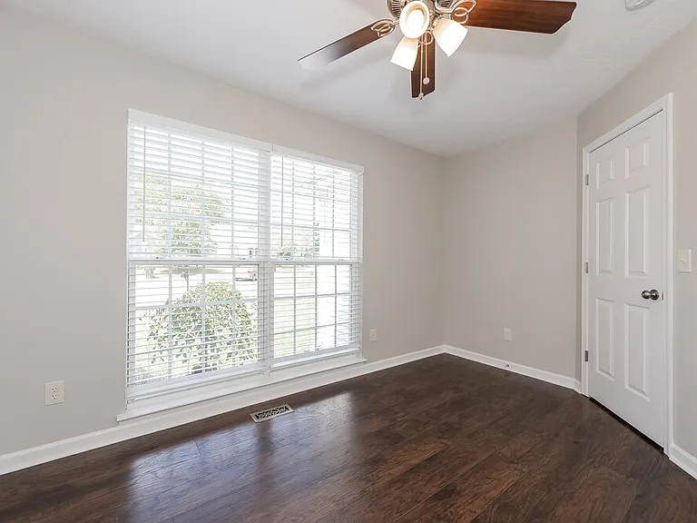 529 Leslie Ann Ct — Photo 11