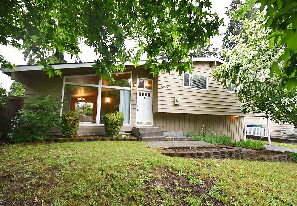 1st image of 5305 193rd Pl SW