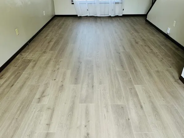 2611 W 60th St, Davenport, IA 52806