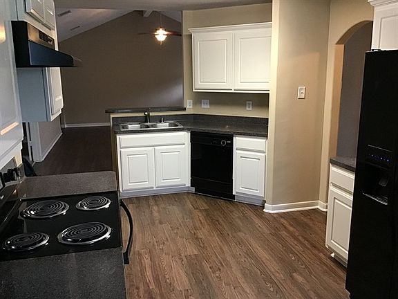 3rd image of 4410 Sunflower Creek Ln