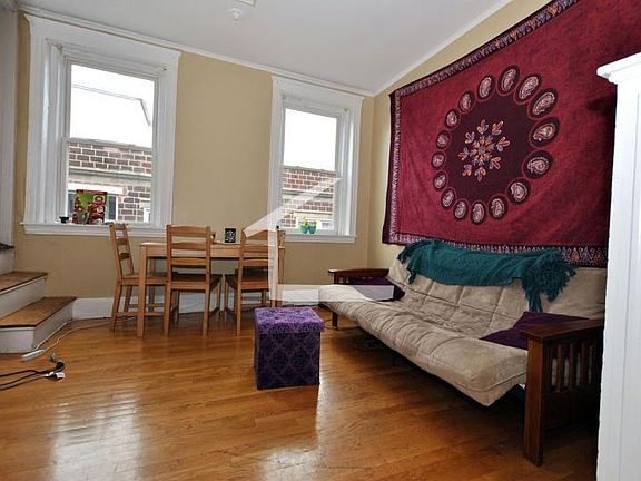 5th image of 78 Egmont St #6