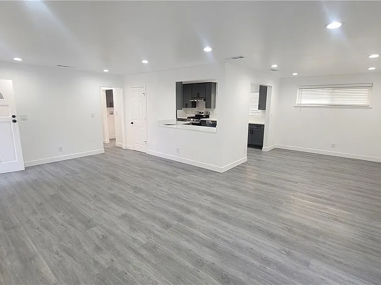 1605 E Santa Ana St — Photo 5