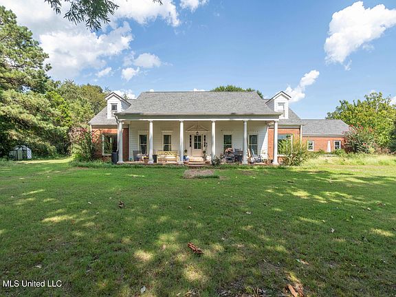 2nd image of 147 Singing Trees Rd