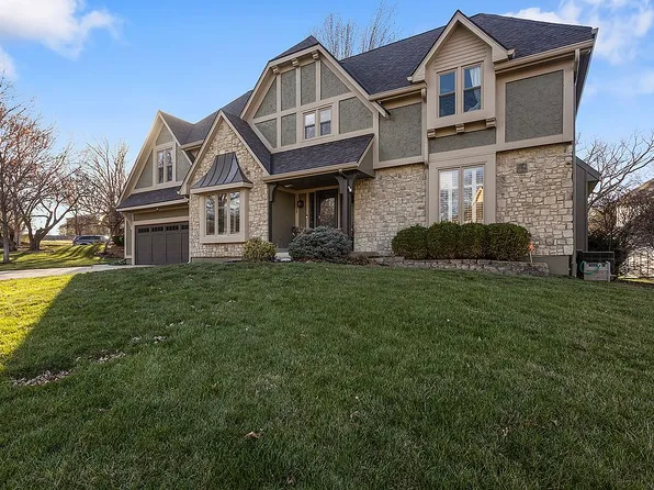 11724 Gillette St, Overland Park, KS 66210