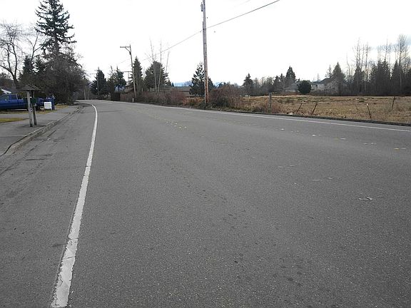 4th image of 323 103rd Ave SE