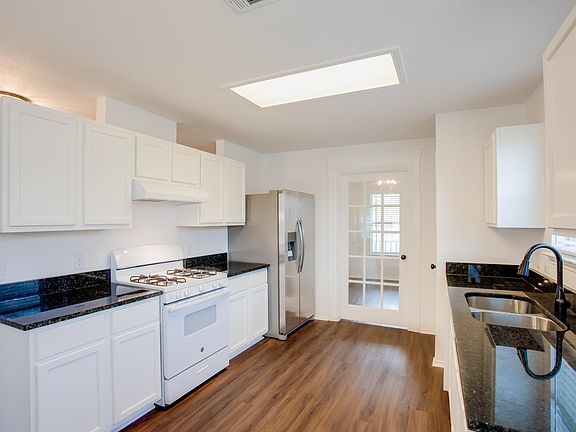 5th image of 312 McCarthur Dr
