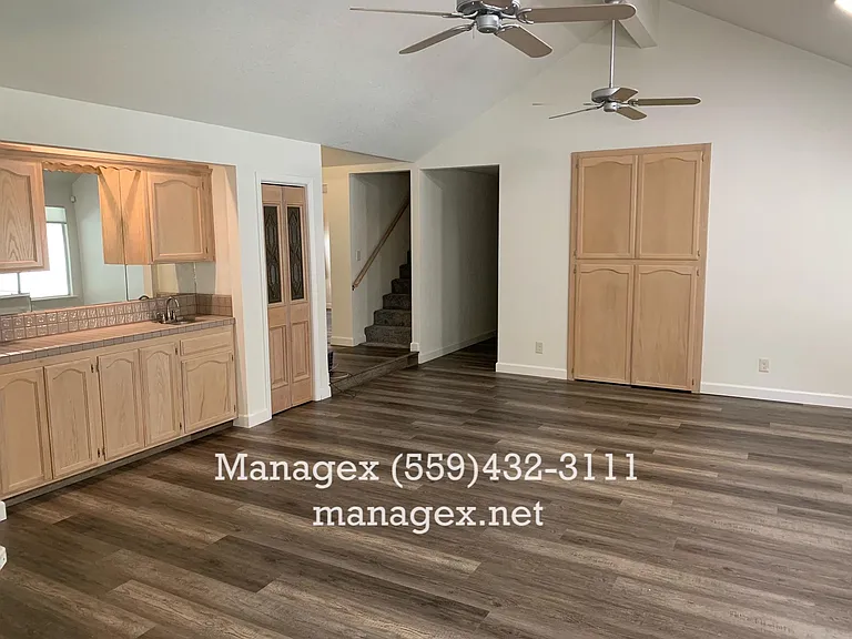 515 E Braddock Dr — Photo 9