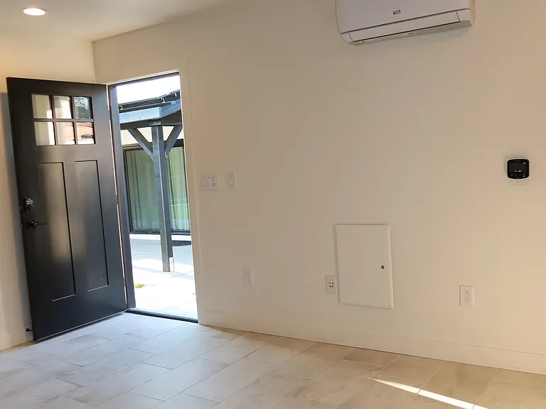 1322 Campus Ave #2 — Photo 5