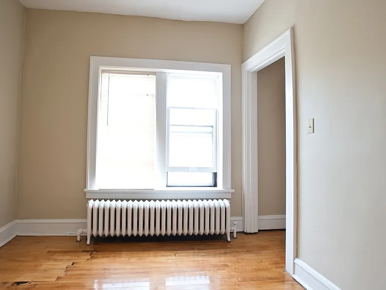 $1085 1 BR, 1 BA Apartment, Heat Included, Free Laundry - 1603 N Van Buren — Photo 20