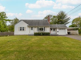 15 David St, Enfield, CT 06082