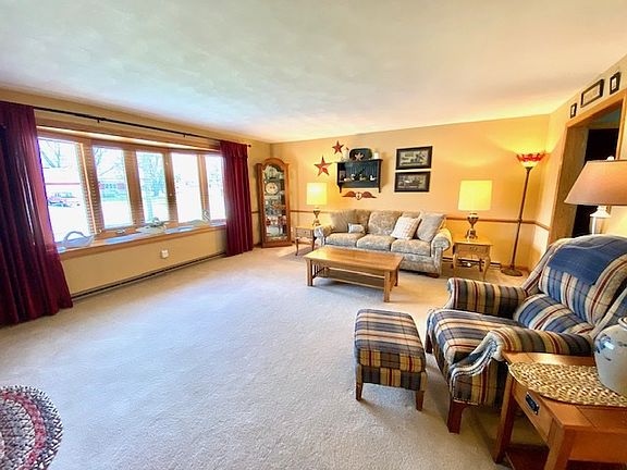 4th image of 1109 Harmony Cir