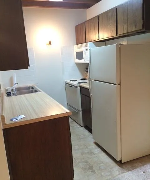 1430 Maplecrest Dr #D — Photo 1
