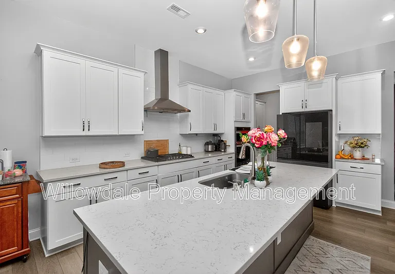111 N Parkside Dr — Photo 10