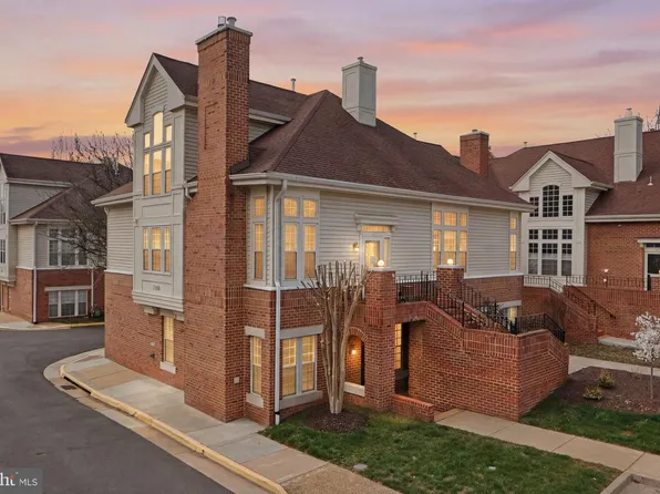 7023 Haycock Rd, Falls Church, VA 22043