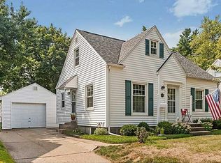 3233 Mound Ave SE, Cedar Rapids, IA 52403