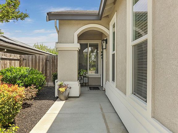 5th image of 437 Silver Ridge Ct