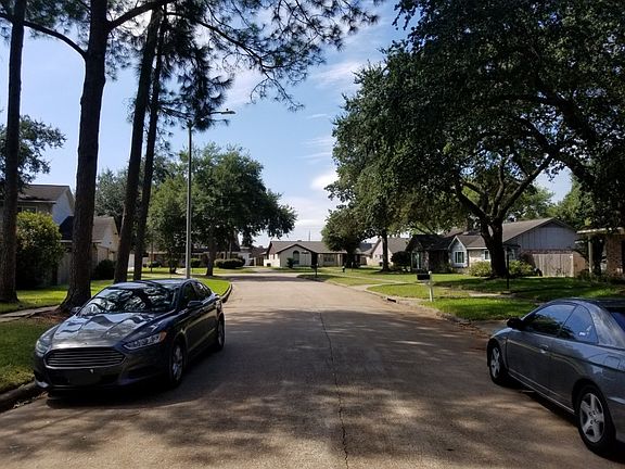 4th image of 9319 Longstaff Dr