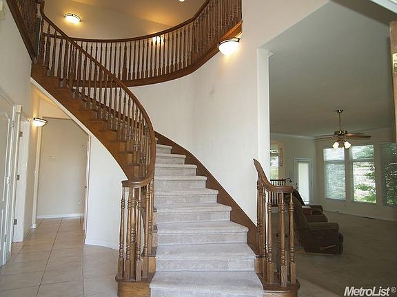 4th image of 11342 Valley Oak Dr